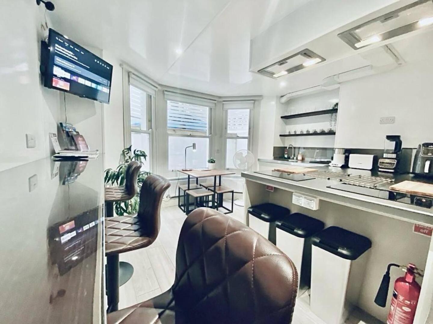 Apt 11 Seaside Serenity Chic Studio Steps To Beach Hove Extérieur photo